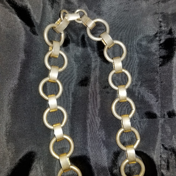 Pearl and Gold Necklace - Picture 3 of 7